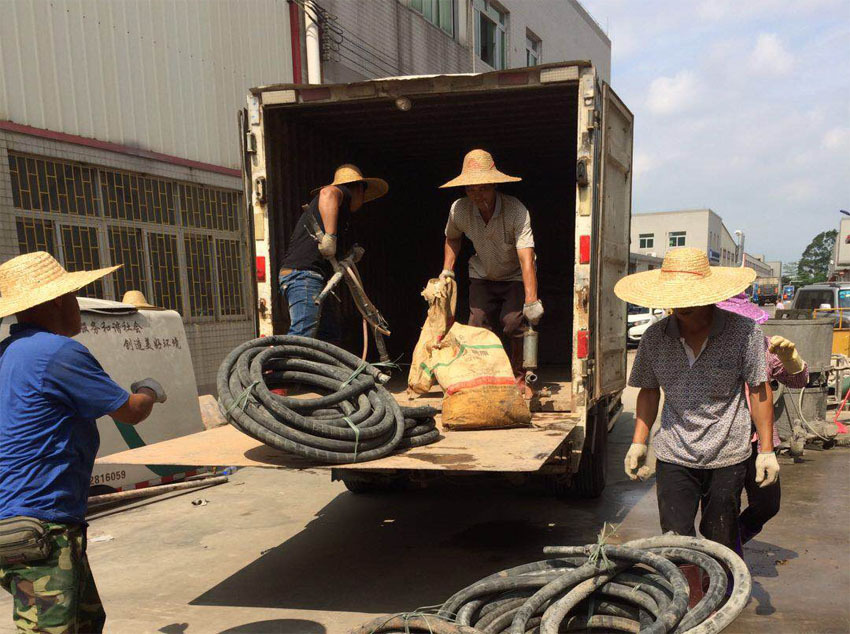 江汉石油管理局一部件厂房地基出现下沉注浆加固